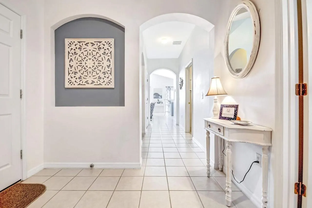 Beautifully Decorated Remodeled Pool Home Давенпорт 0*,  США